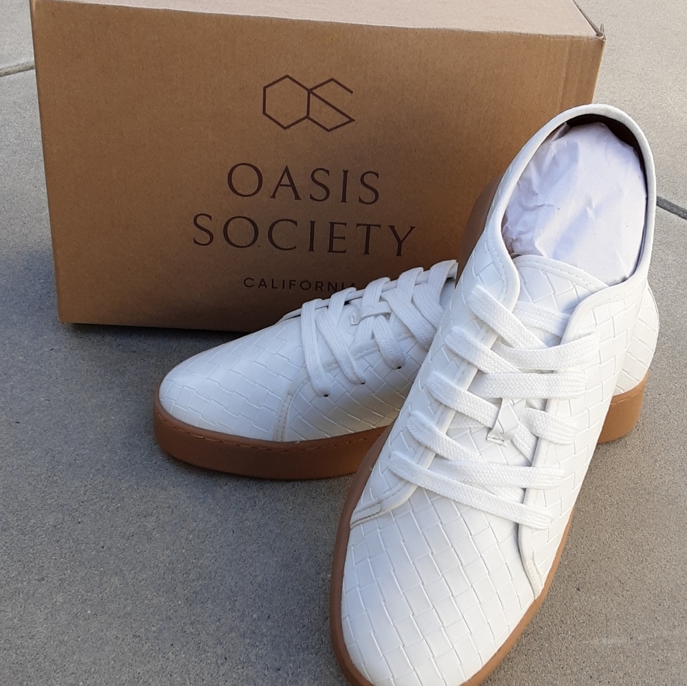 Oasis Society "Brielle" White Woven Sneakers~Womens Sz 10~new in box
